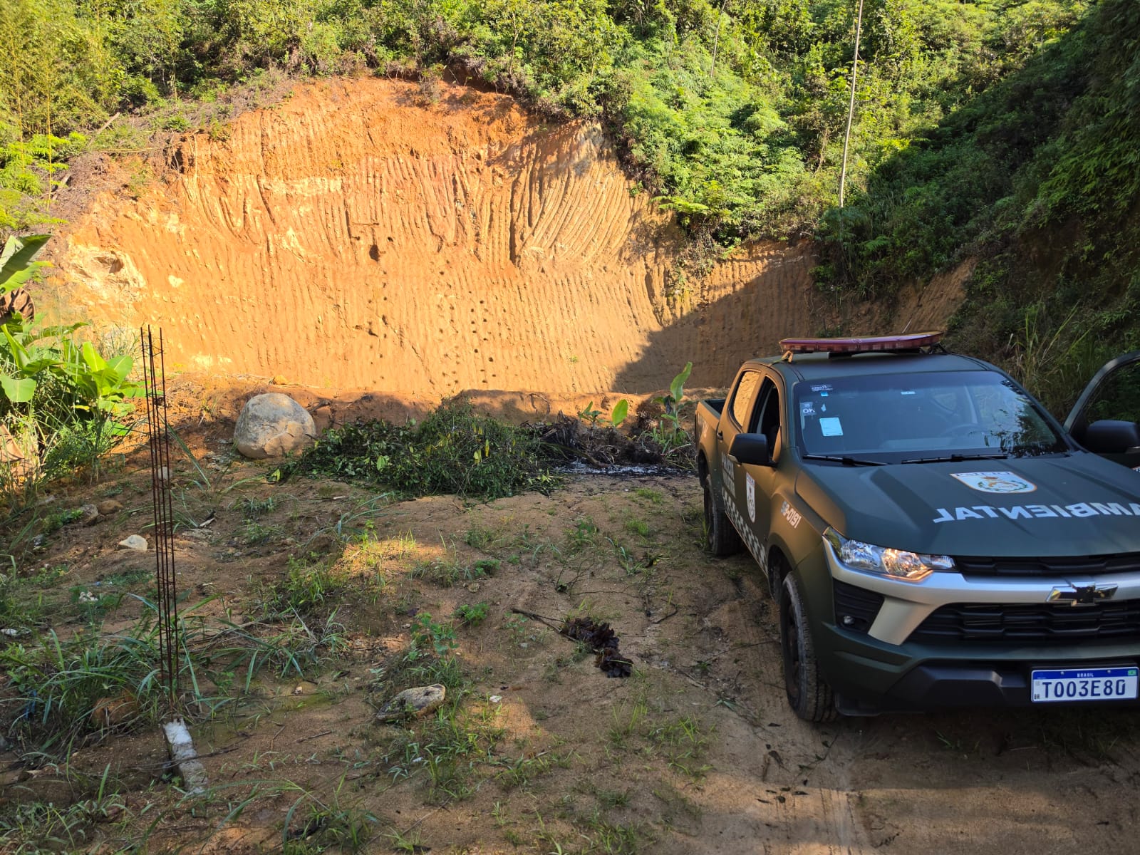1º Batalhão de Polícia Ambiental localiza área degradada em Duque de Caxias com auxílio de denúncias 